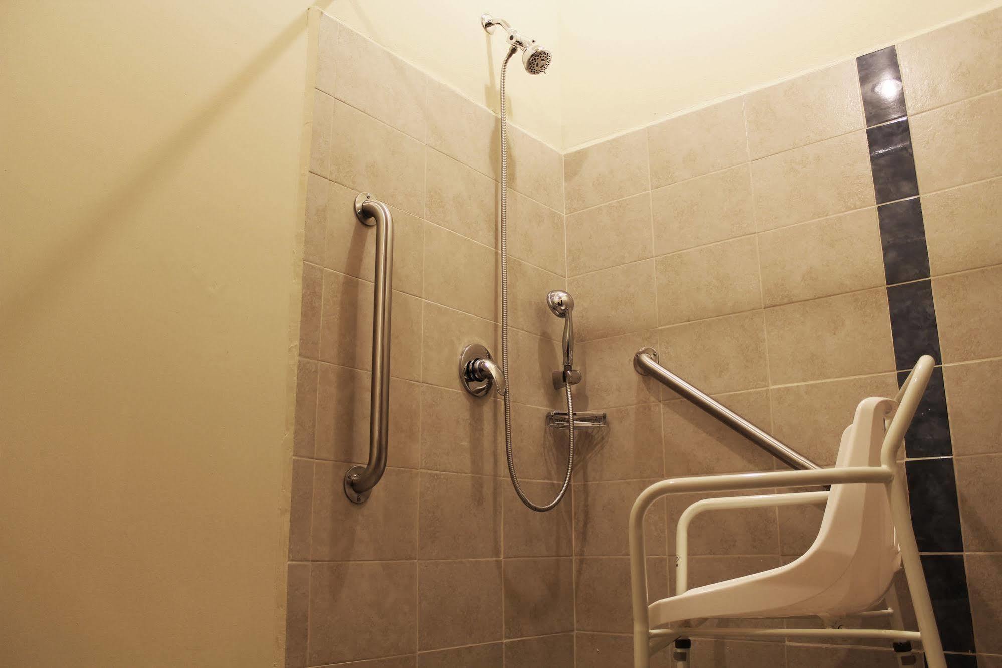 Hotel Hampton By Hilton 3*